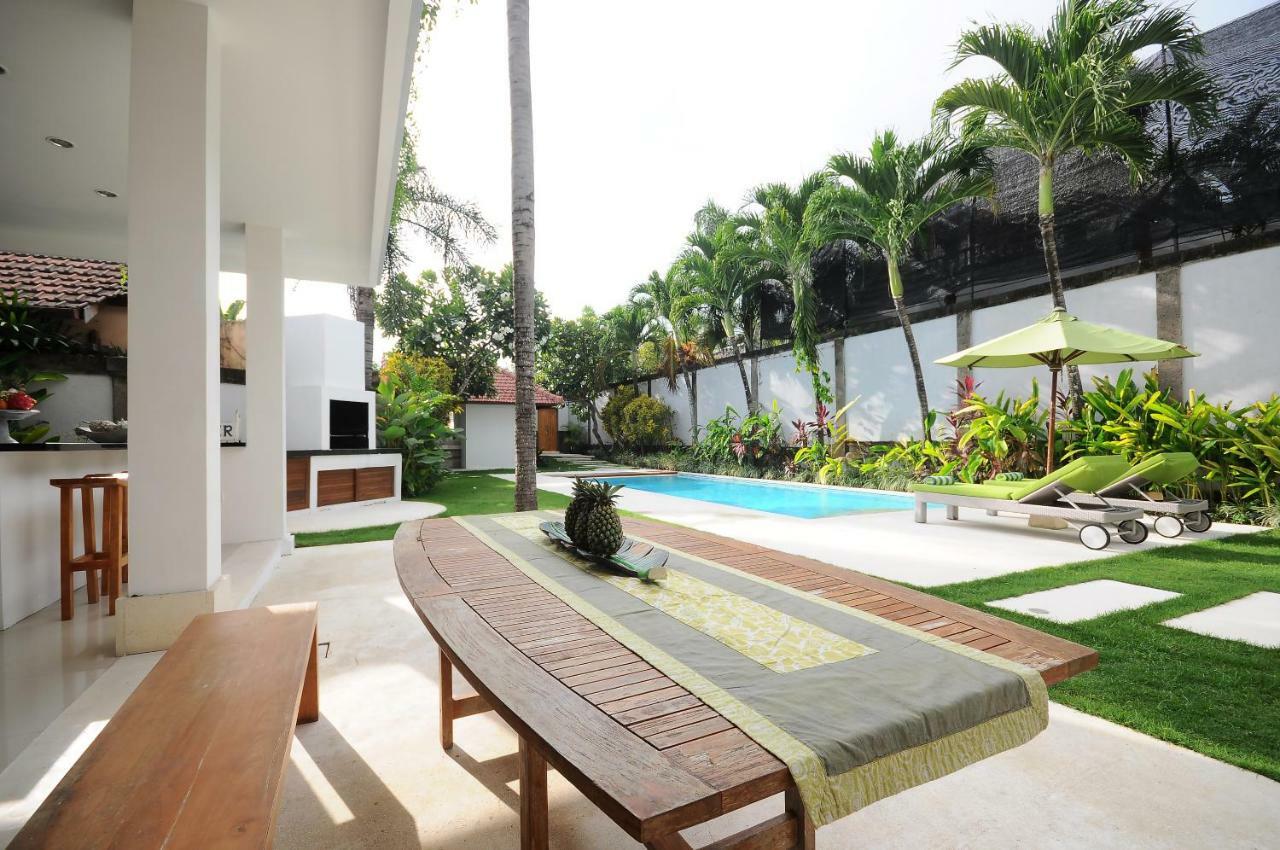 Villa Wania Kuta  Exterior photo
