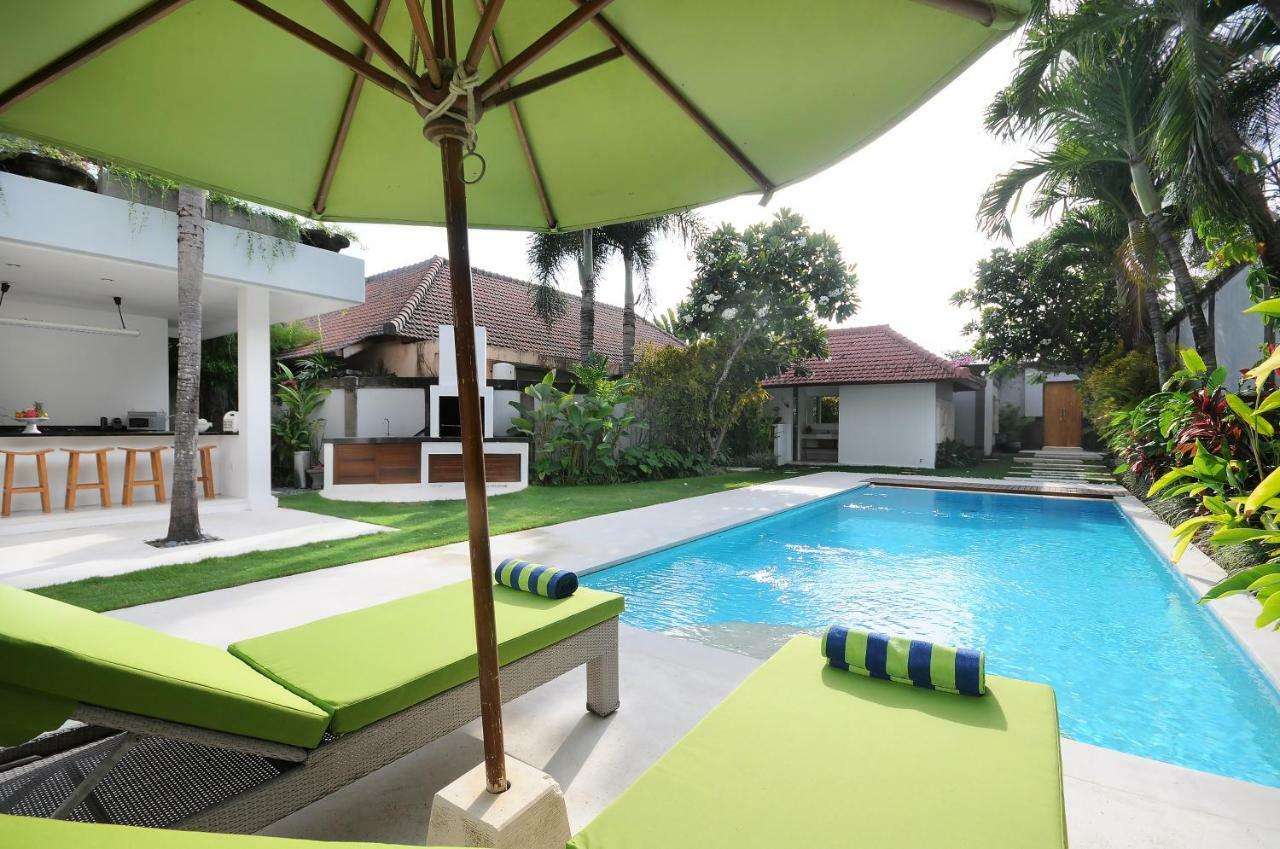 Villa Wania Kuta  Exterior photo